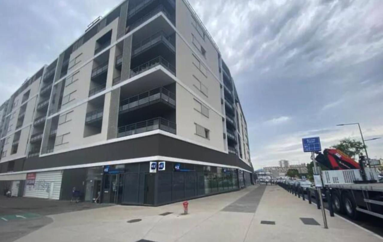 Appartement Spacieux Avec Grande Terrasse Marsilya Dış mekan fotoğraf